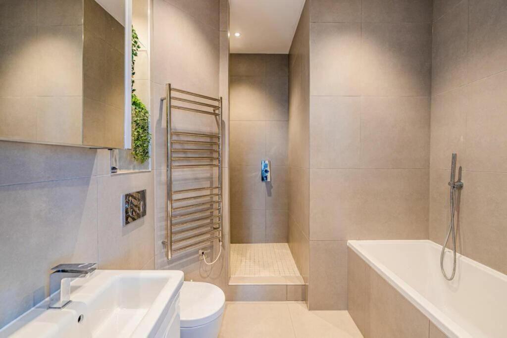 Easystay Bath Road سلوف المظهر الخارجي الصورة